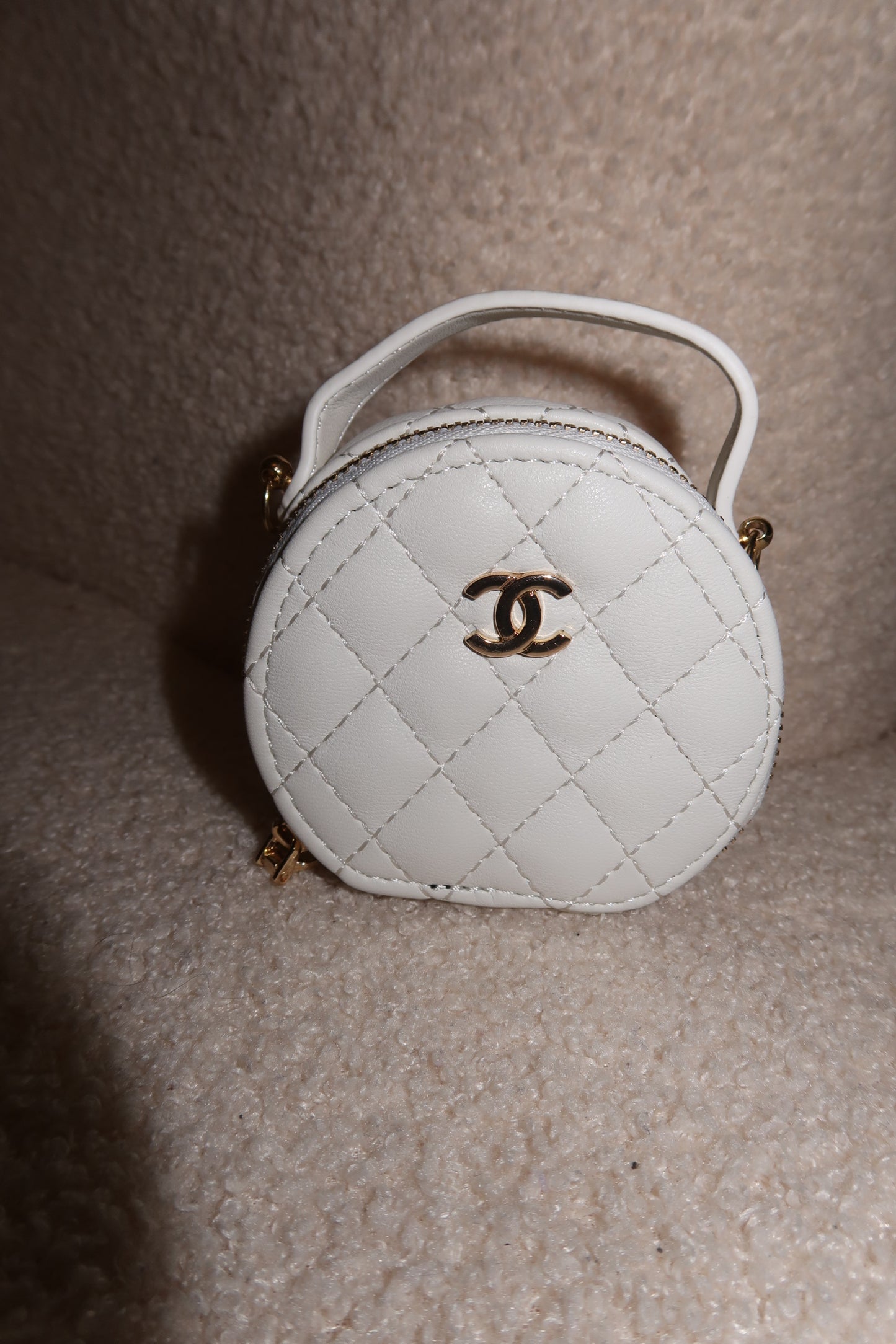White C Round Bag