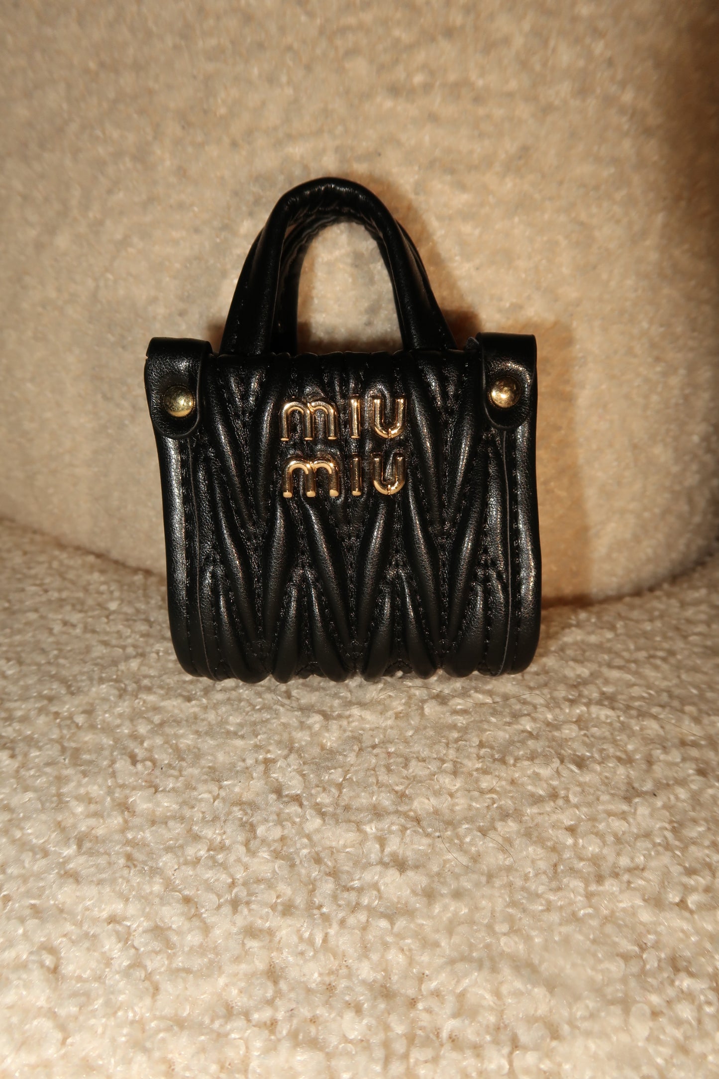 Black Miu Square